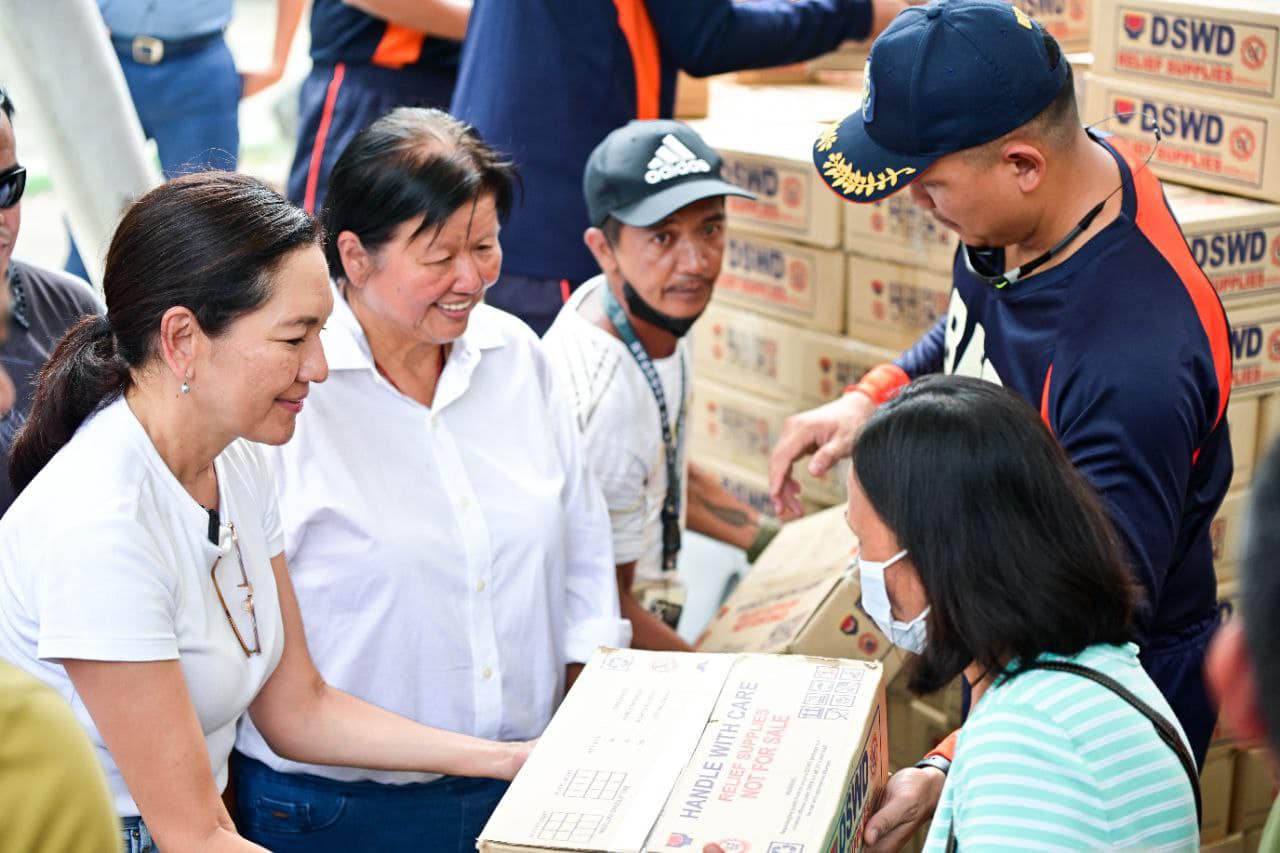 Senator-Risa-Hontiveros-Conducts-First-Official-Visit-to-CLMMRH-as-Senate-Health-Committee-Chair