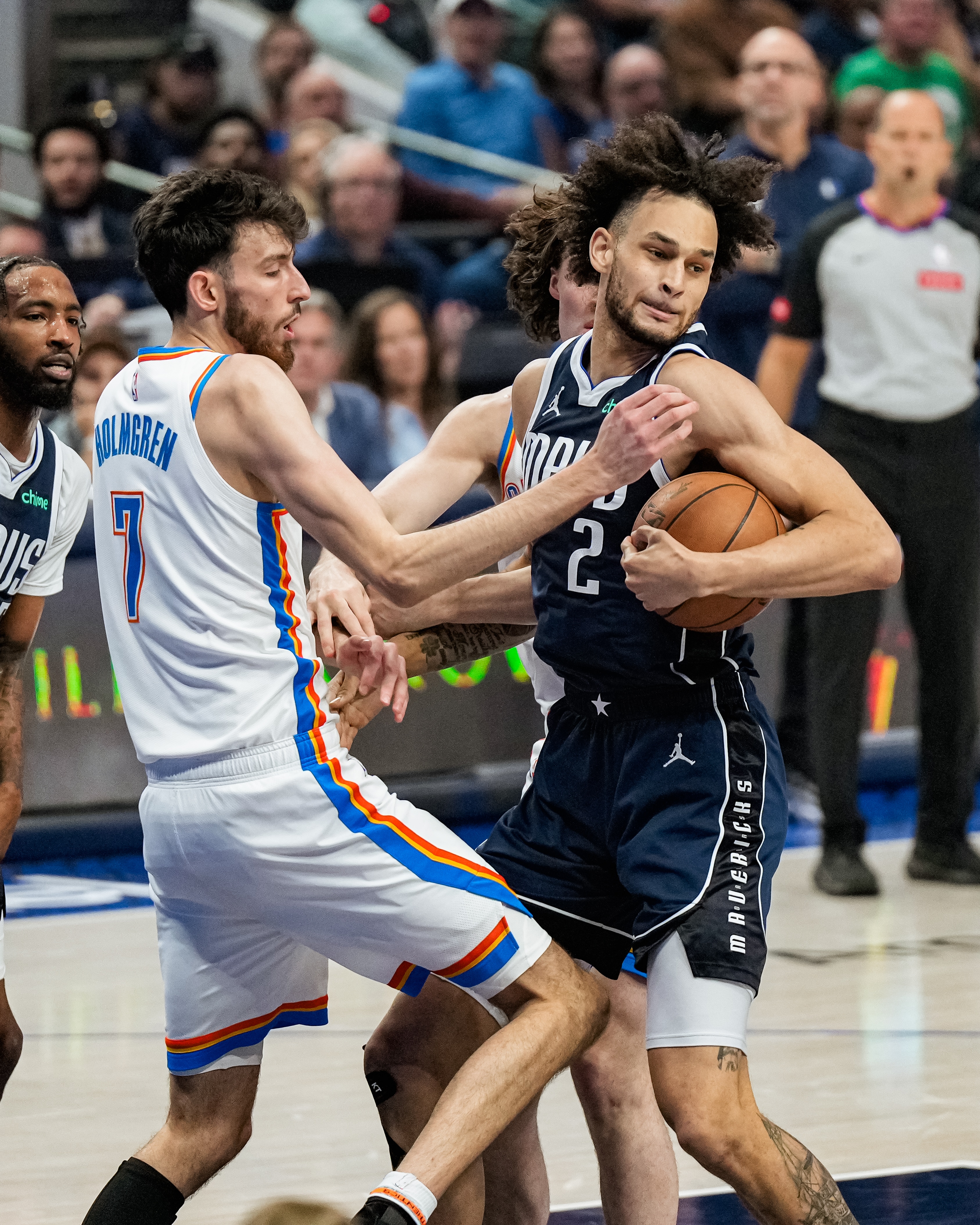 dallas-mavericks-dereck-lively-ii-sidelined-with-right-foot-swelling