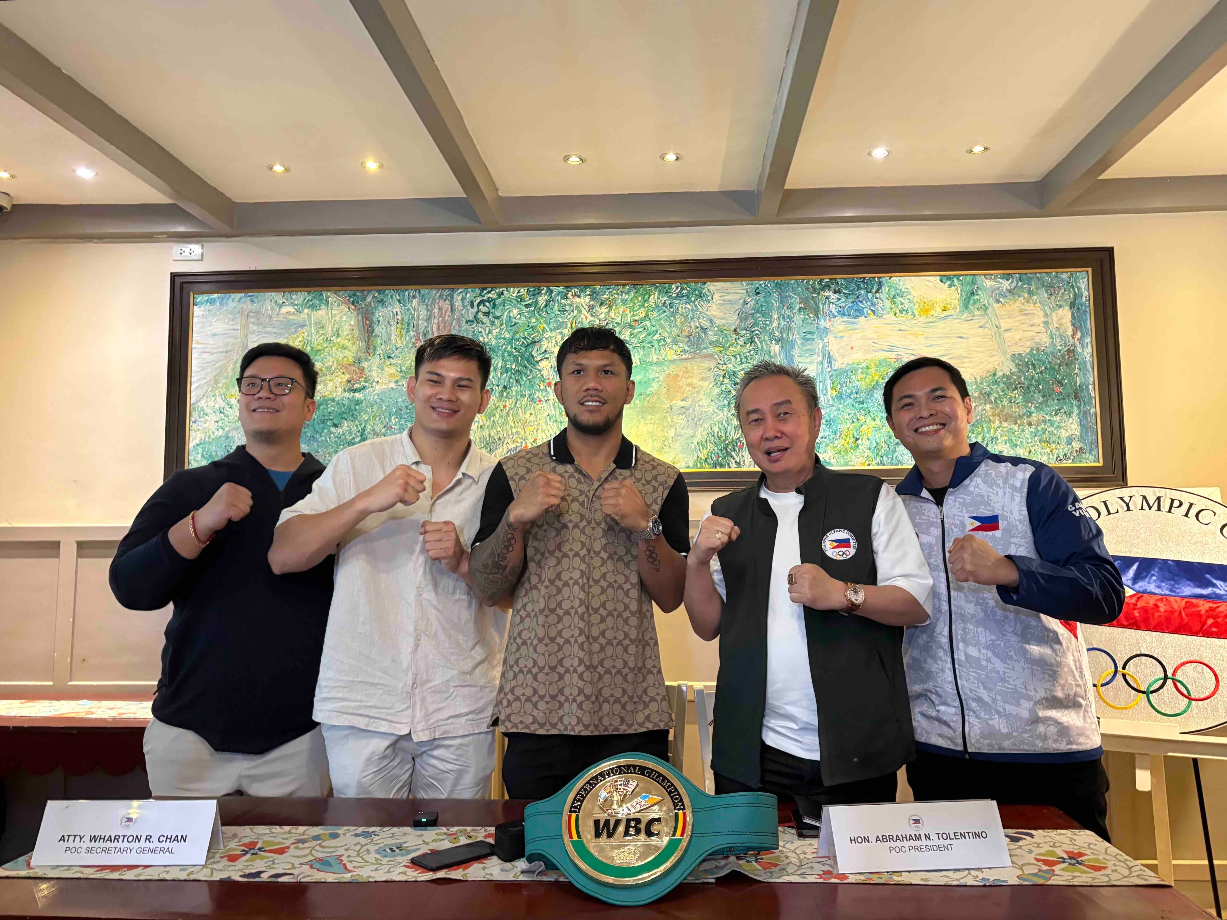 philippine-athletes-alex-eala-and-bryan-bagunas-lead-parade-at-2025-sea-games-opening-ceremony